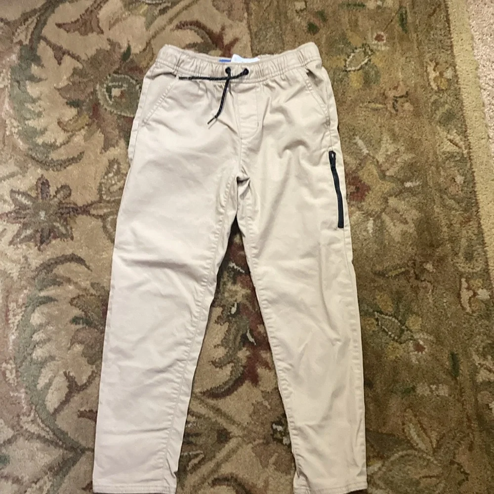 NWOT! Old Navy Built-in Flex Tapered Tech Pants for Boys.